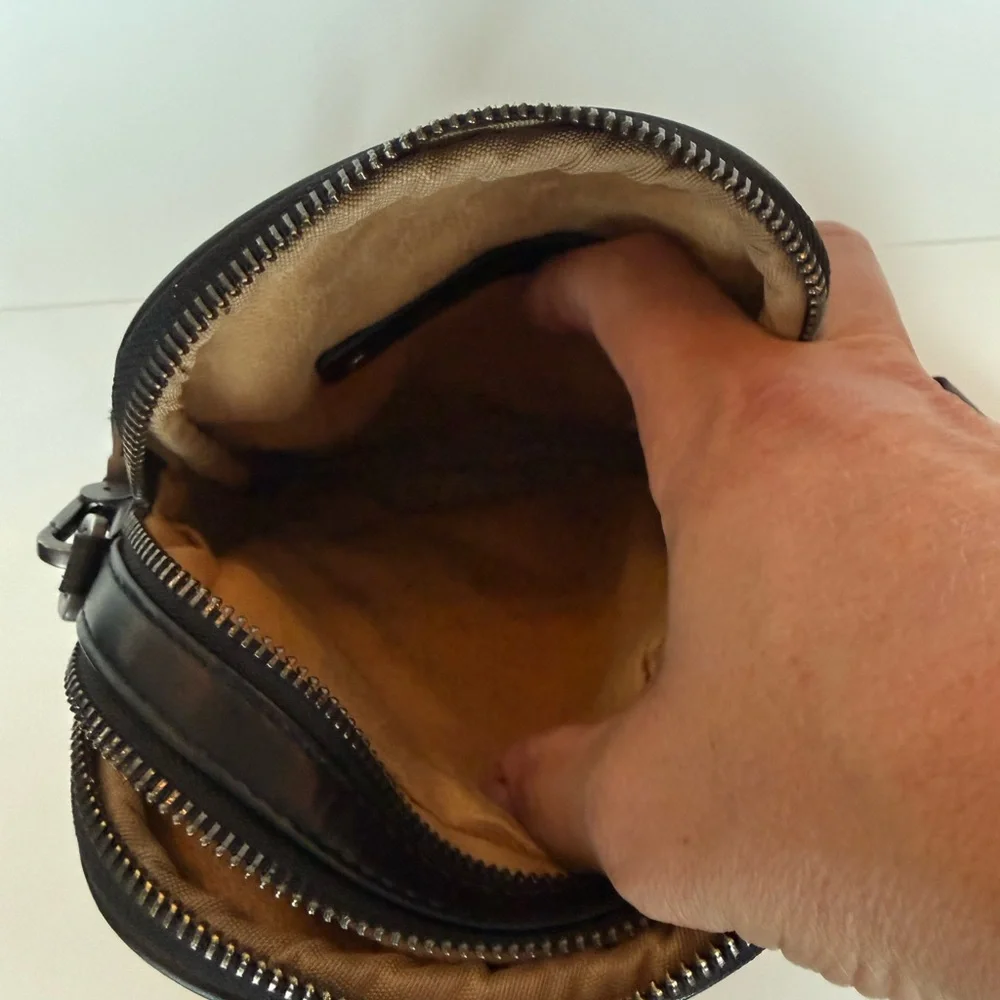 Bottega Veneta Black Leather Men's Bag